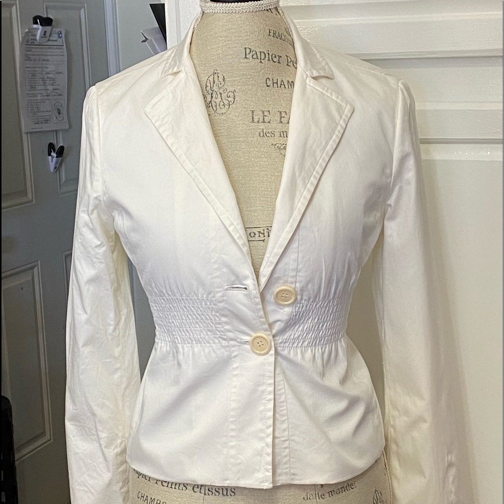 BCBG MAXAZRIA WHITE JACKET